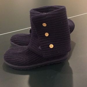 Dark blue knit never worn Uggs